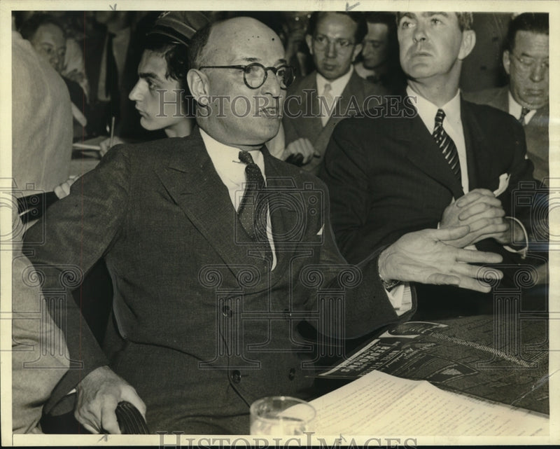 Load image into Gallery viewer, 1968 Press Photo Tom Girdler testifying before the Senate Civil Liberties comm.

