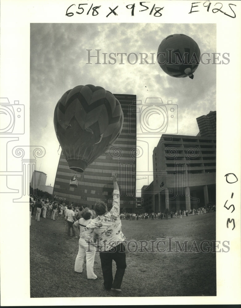 1978 Press Photo Balloons during Hyatt Regency Hotel&#39;s second anniversary- Historic Images