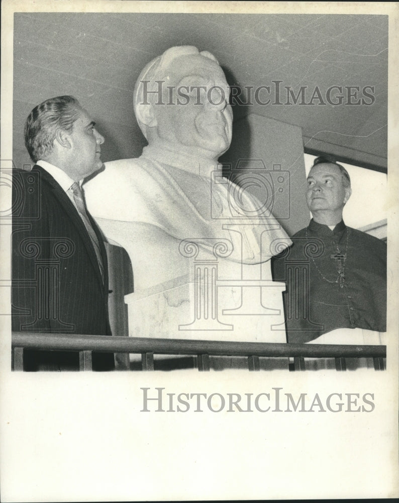 1970 Press Photo James E. Fitzmorris, Jr. and Archbishop Philip M. Hannan- Historic Images