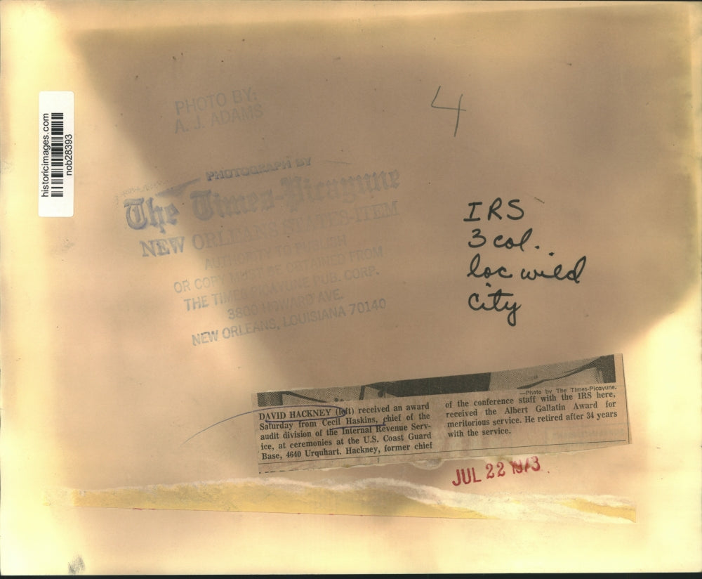 1973 Press Photo David Hackney received the Albert Gallatin Award at ceremony.