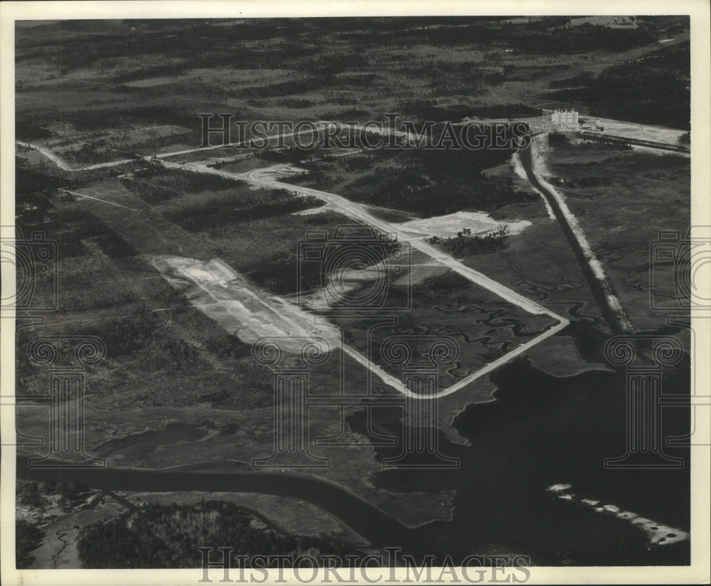 1963 Press Photo Mississippi - Aerial of Heavy Industrial Park From Biloxi Lake- Historic Images