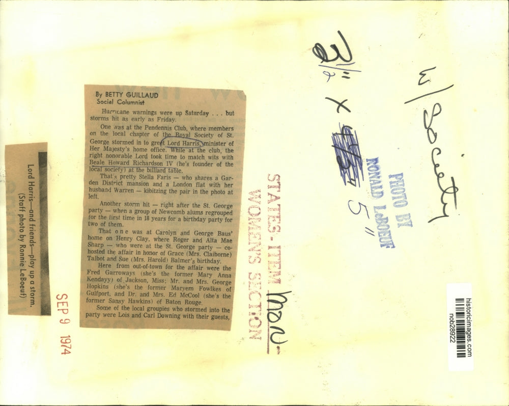 1974 Press Photo Lord Harris, Beale Howard Richardson IV, Stella Faris play pool