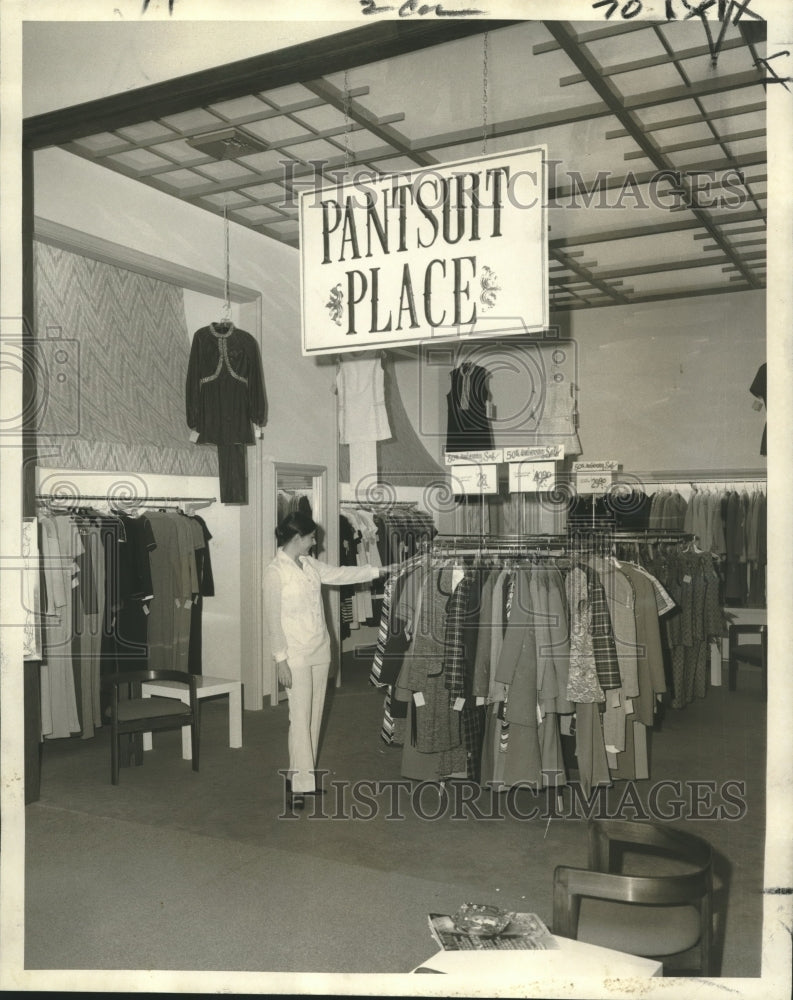 1970 Press Photo Women&#39;s department at Goldring&#39;s store, 810 Canal Street- Historic Images