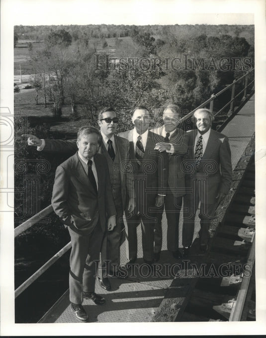 1973 Press Photo Elmwood Park Shopping and Subdivision Developers, New Orleans- Historic Images