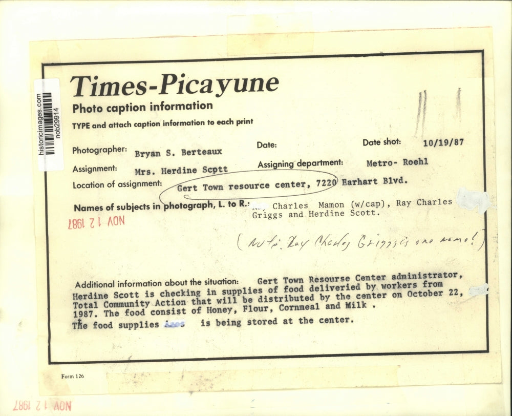 1987 Press Photo Checking In Food Supplies Delivery At Gert Town Resource Center