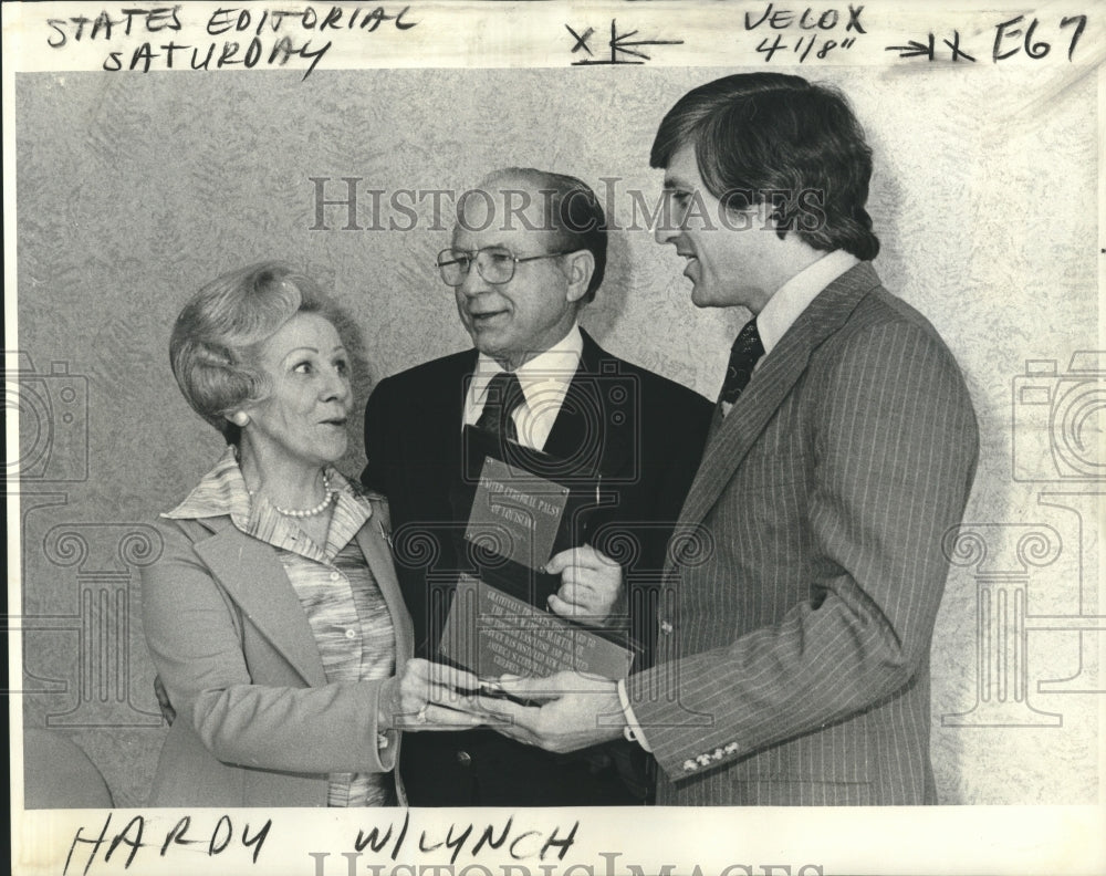 1976 Press Photo Paul Hardy and Wade Martin presented special awards.