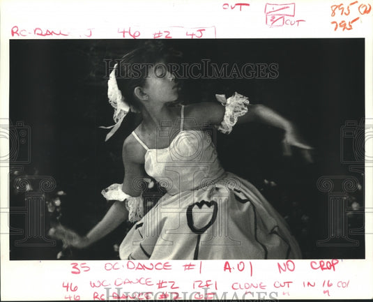 1987 Press Photo Colette Daboval at dance rehearsals at Ellen Hardeman Studio.- Historic Images
