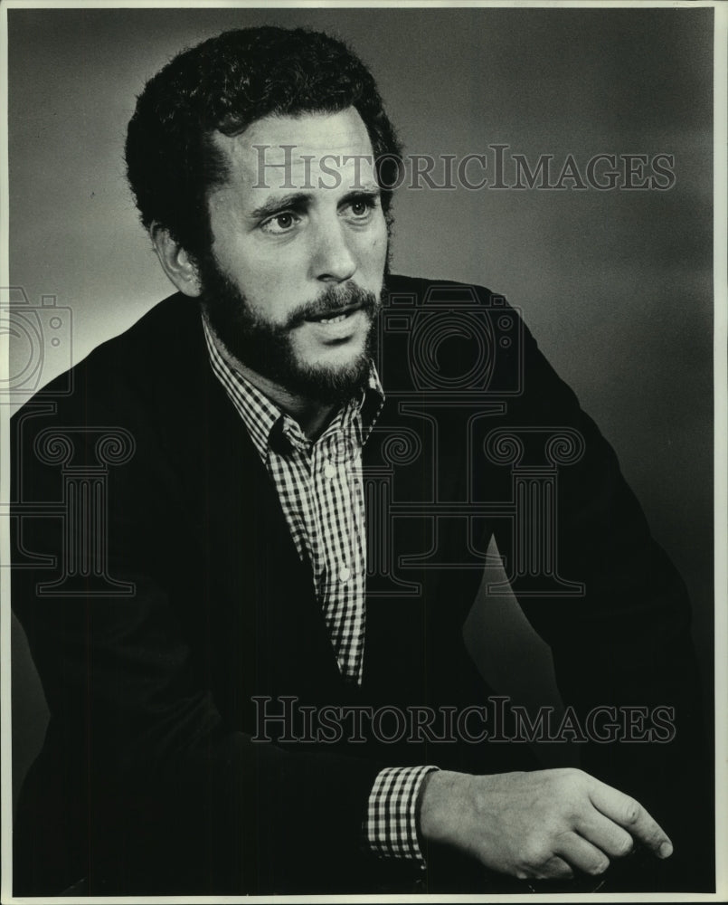 1977 Press Photo Producer Rodger Hess - nob30312- Historic Images