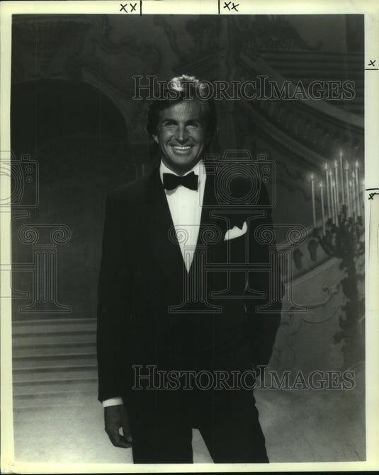 1989 Press Photo Actor George Hamilton. - nob30586- Historic Images