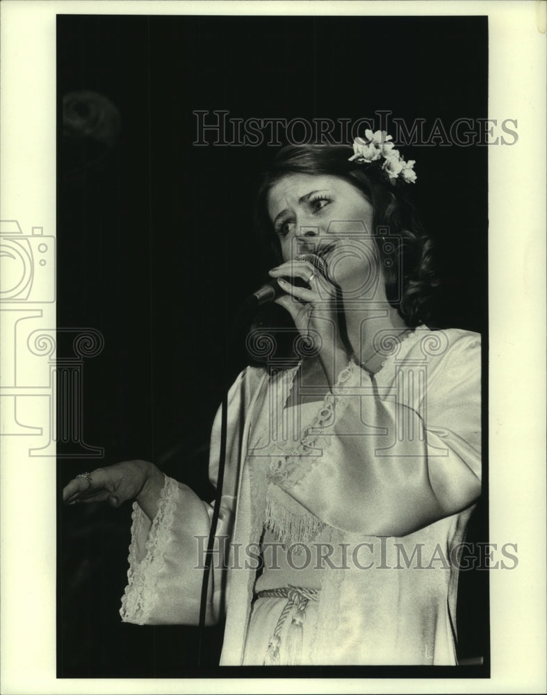 1981 Press Photo Singer Sandy Hancock - nob30680- Historic Images