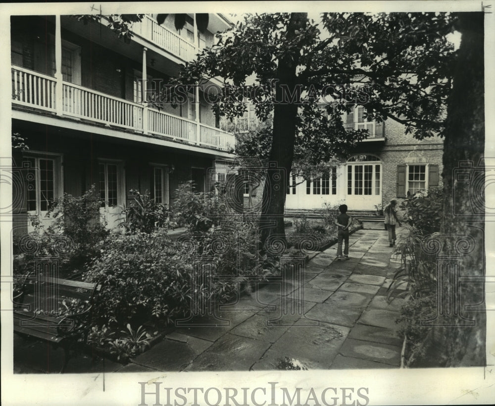 1973 Press Photo Christmastime at historic Hermann-Grima House in New Orleans - Historic Images