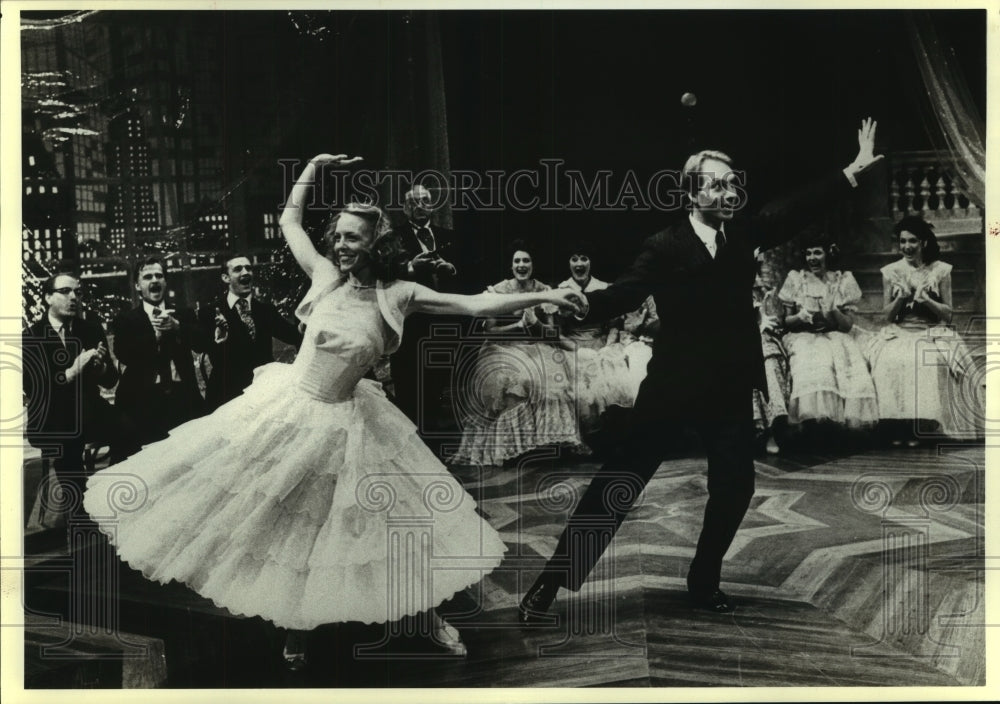 1991 Press Photo Susan Coon and Christopher Wells dance on Hartford Stage- Historic Images