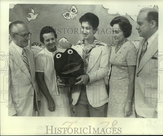 1976 Press Photo Mr. Luis Barroso of Le Petit Children's Theater and others- Historic Images