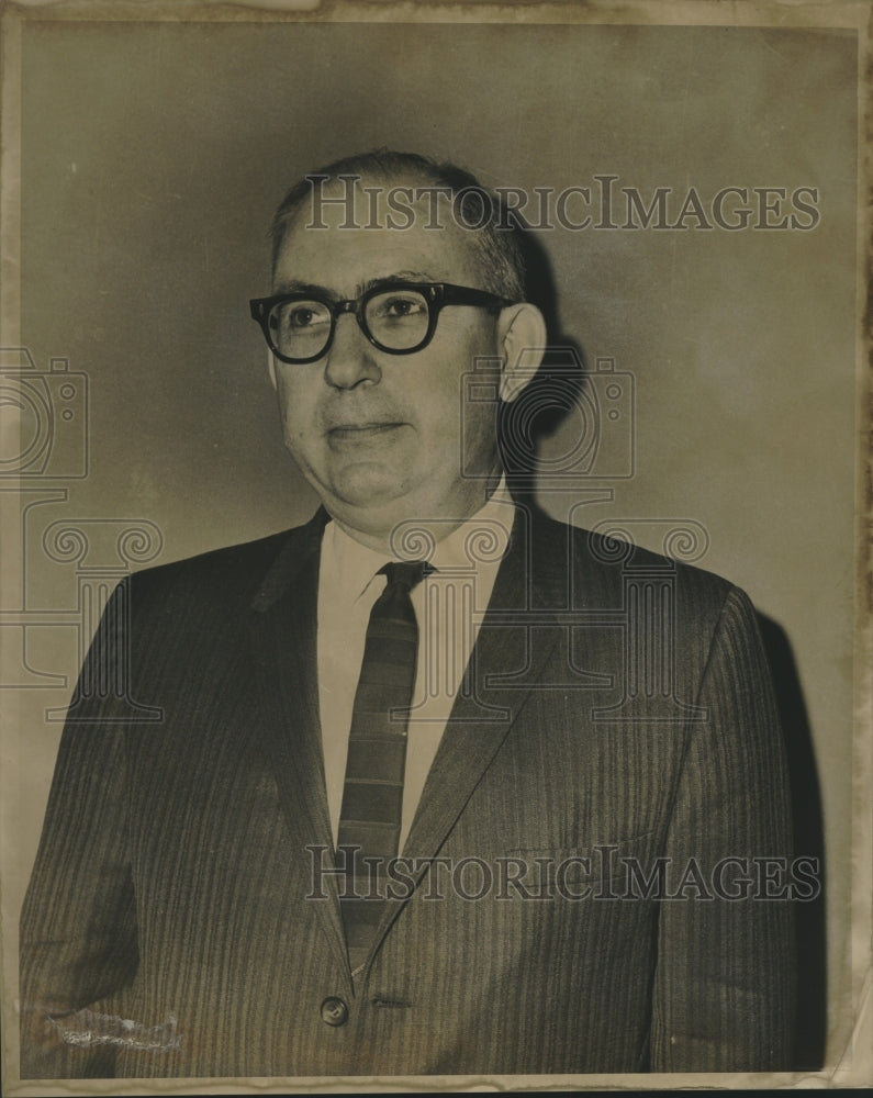 Load image into Gallery viewer, 1963 Press Photo Dr. Howard J. Hausmann of National Science Foundation
