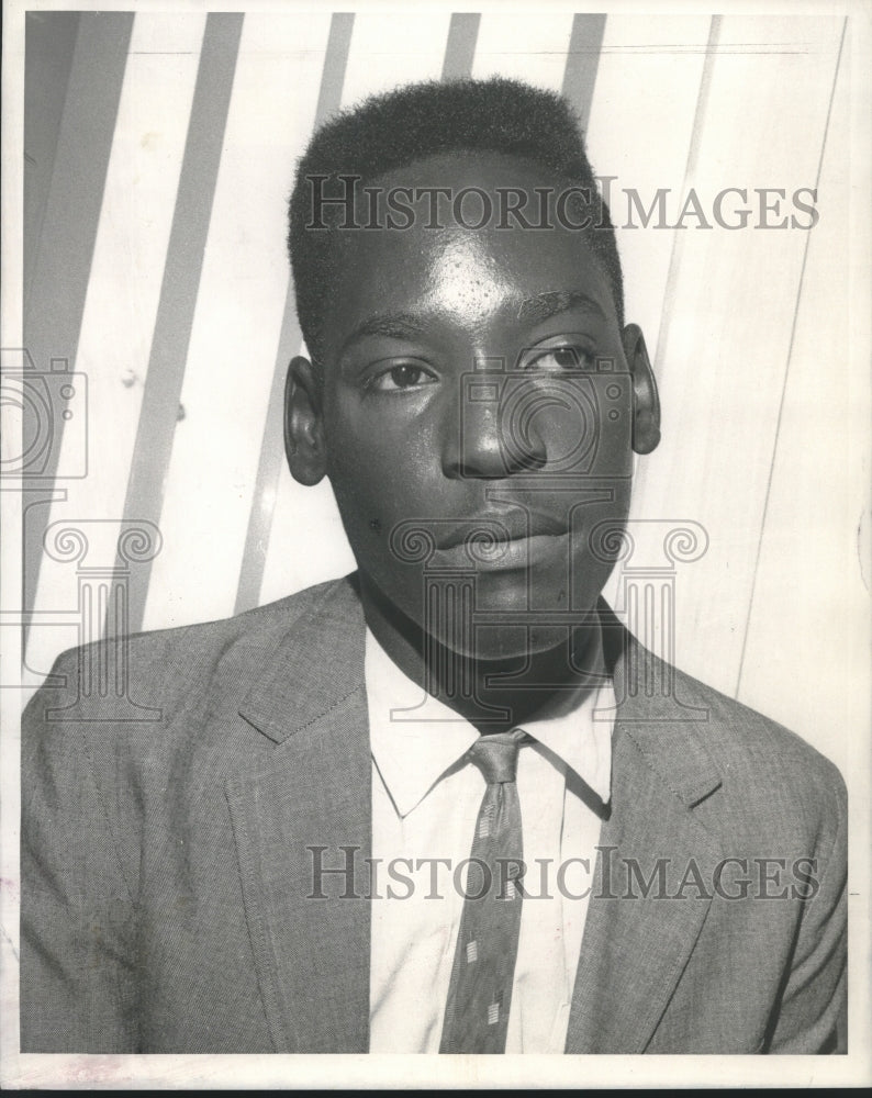 1968 Press Photo Clarence Holmes, Warren Easton&#39;s track team member - nob32128- Historic Images