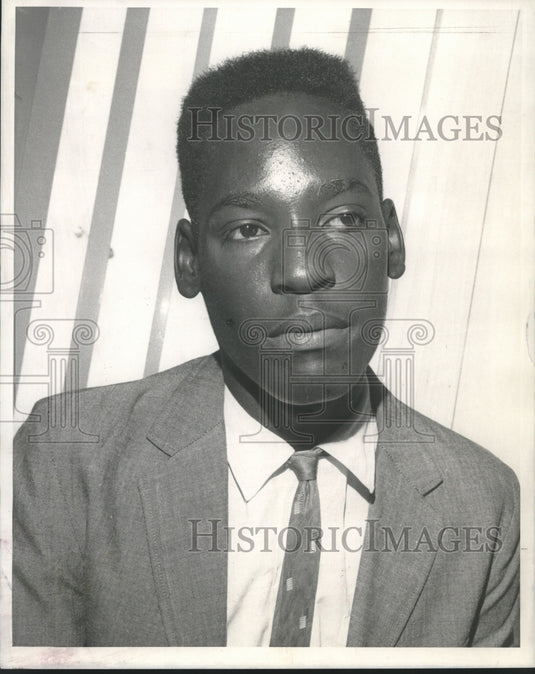 1968 Press Photo Clarence Holmes, Warren Easton's track team member - nob32128- Historic Images