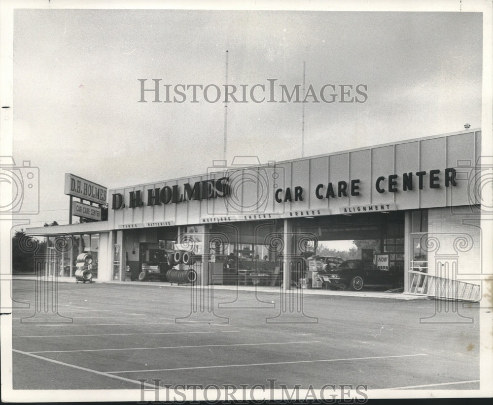 1966 Press Photo D.H. Holmes Co. Ltd&#39;s Car Care Center in Oakwood - nob32806