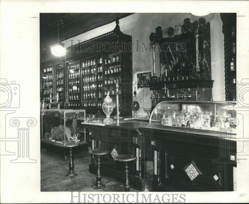 Load image into Gallery viewer, 1963 Press Photo Museum features drug store equipment used in 19th century
