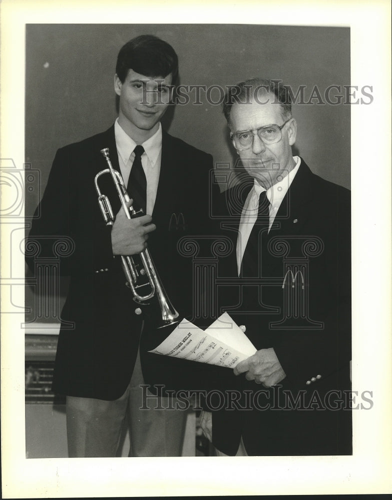 1989 Press Photo Kendell Hellmers and father Carl - nob33186- Historic Images