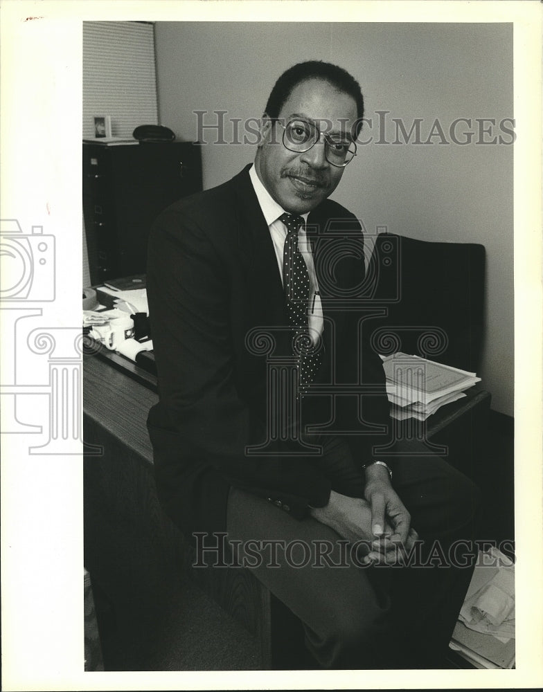 1989 Press Photo Doctor Edward G. Helm, dean LSU Medical School- Historic Images