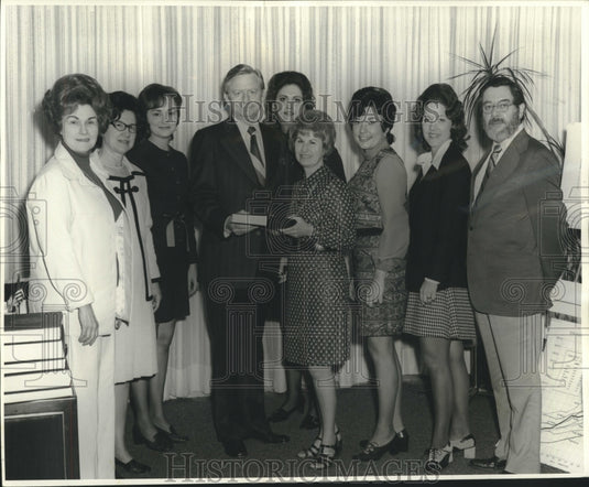 1972 Press Photo Association of Desk and Derrick Clubs of North America Members