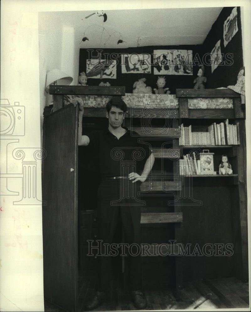 Load image into Gallery viewer, 1968 Press Photo Carpenter-student Josh Steele poses before deluxe balcony

