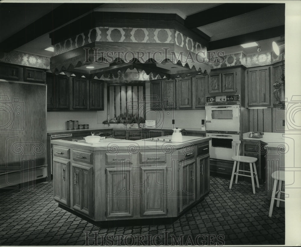 1974 Press Photo Model kitchen at the Stone Lumber Co. Store - nob35053