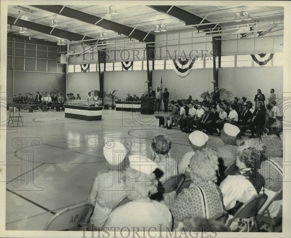 1967 Press Photo John J. Holtgrieve Gymnasium dedication, 6716 W. Metairie
