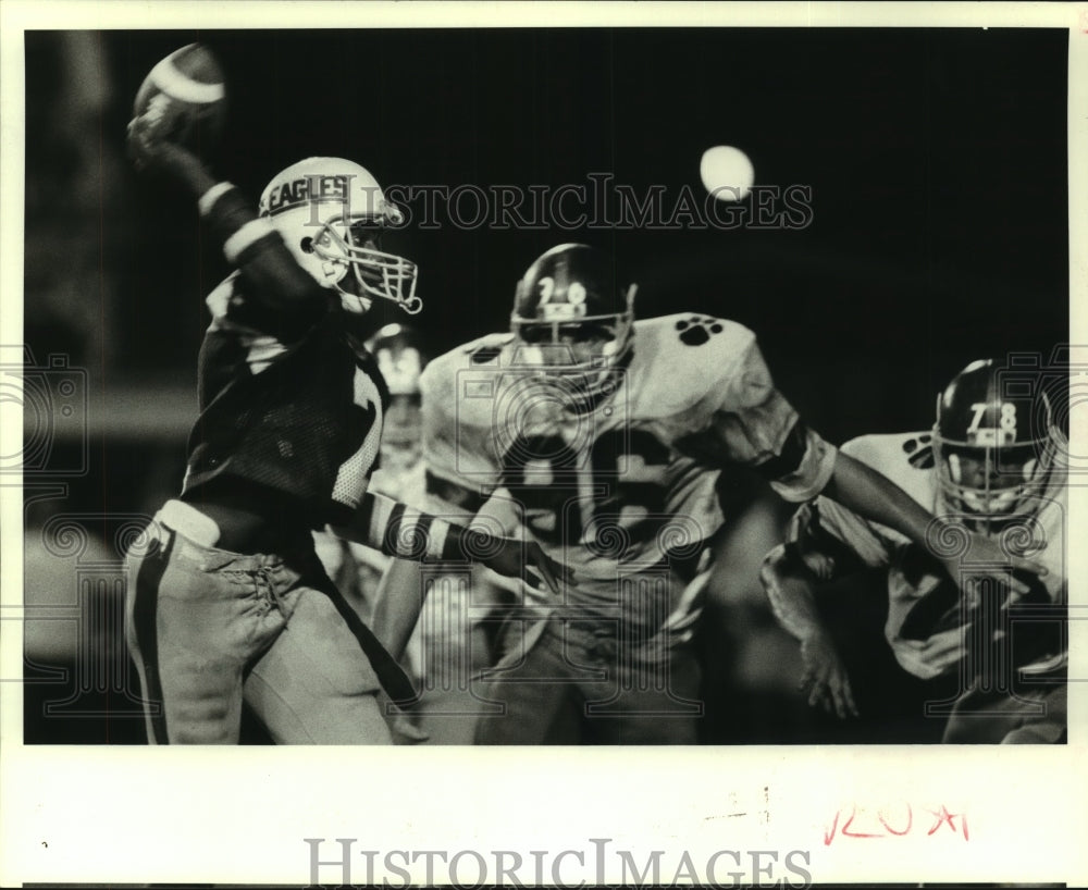 1986 Press Photo Holy Cross football. - nob35516- Historic Images