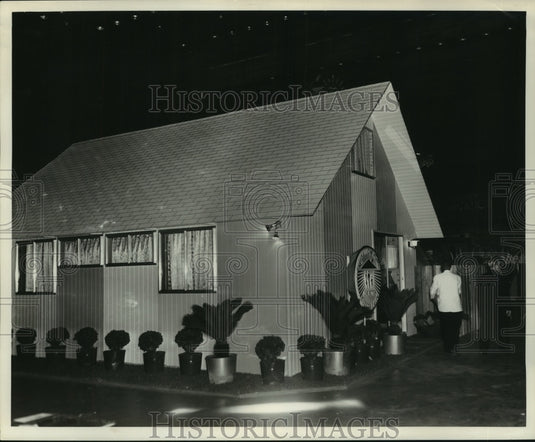 1963 Press Photo Demonstration home at the House and Garden Show. - nob35957