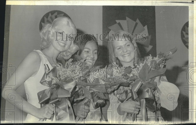 Load image into Gallery viewer, 1974 Press Photo Coronation night of the Miss Mississippi pageant in Vicksburg
