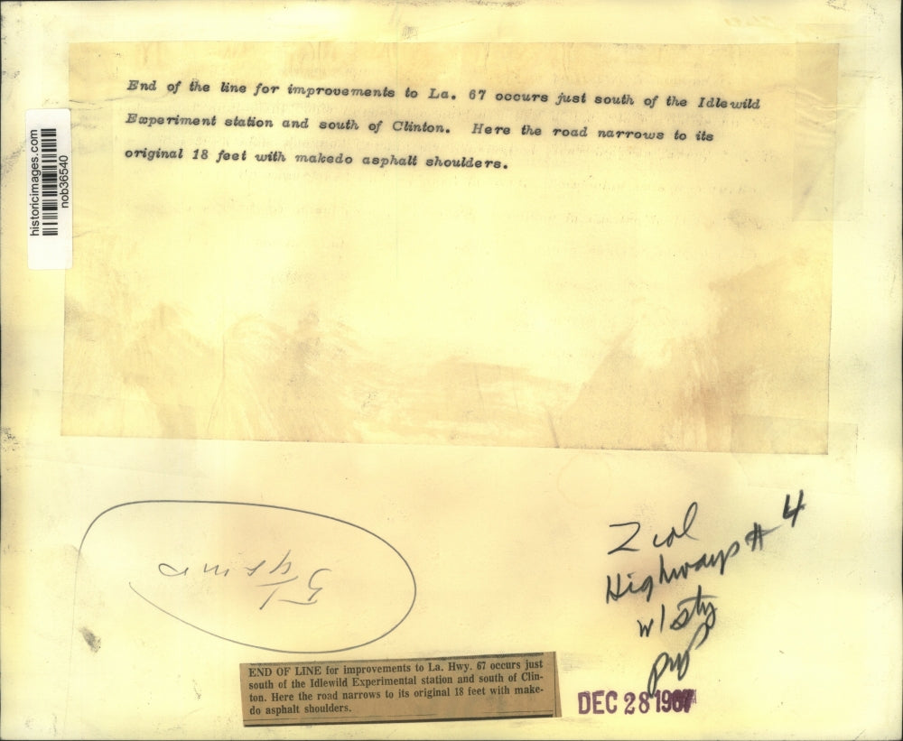 1967 Press Photo Asphalt shoulders at the Louisiana Highway 67 south of Clinton