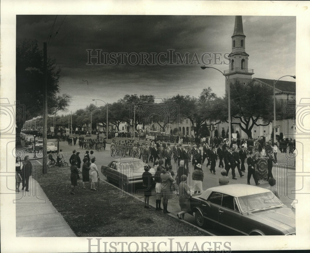 1971 Press Photo Police and Firemen Holy Name Society parade on Canal Street