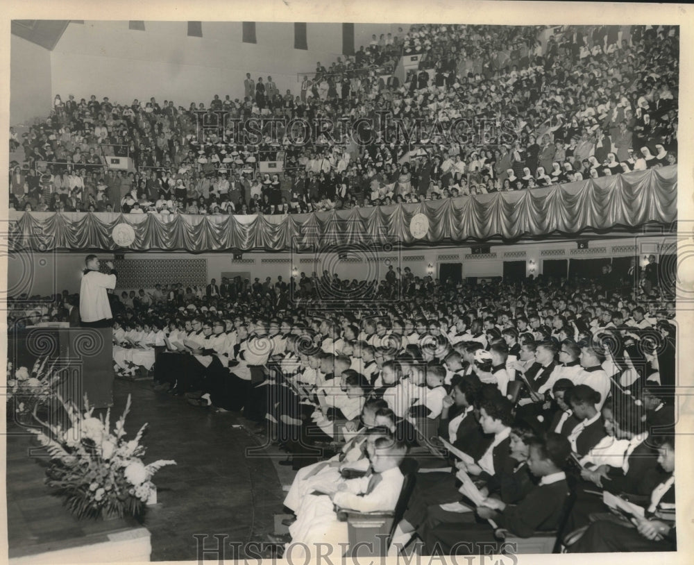 1959 Press Photo Celebration of Pontifical High Mass at Municipal Auditorium