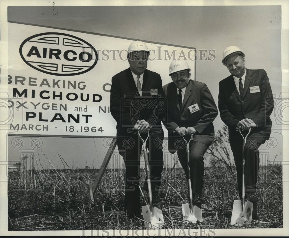 1964 Press Photo Mayor and Businessmen Break Ground for New Plant, New Orleans