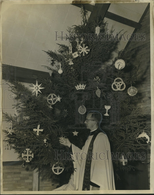 1967 Press Photo Rev. Herbert F. Holz, pastor of St. Matthew's Lutheran Church