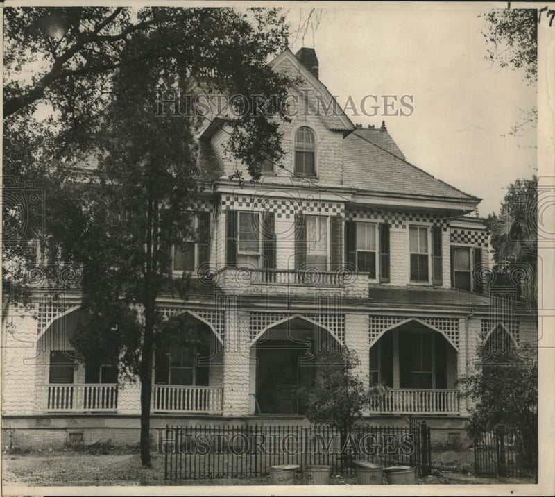 Load image into Gallery viewer, 1964 Press Photo New Orleans Housing - 11 Apartments at 4217 St. Charles
