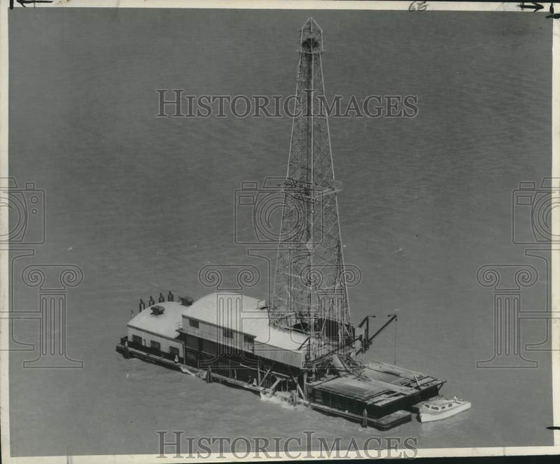 Load image into Gallery viewer, 1952 Press Photo Aerial view of Sunoco Barge Number 2 on location at work.
