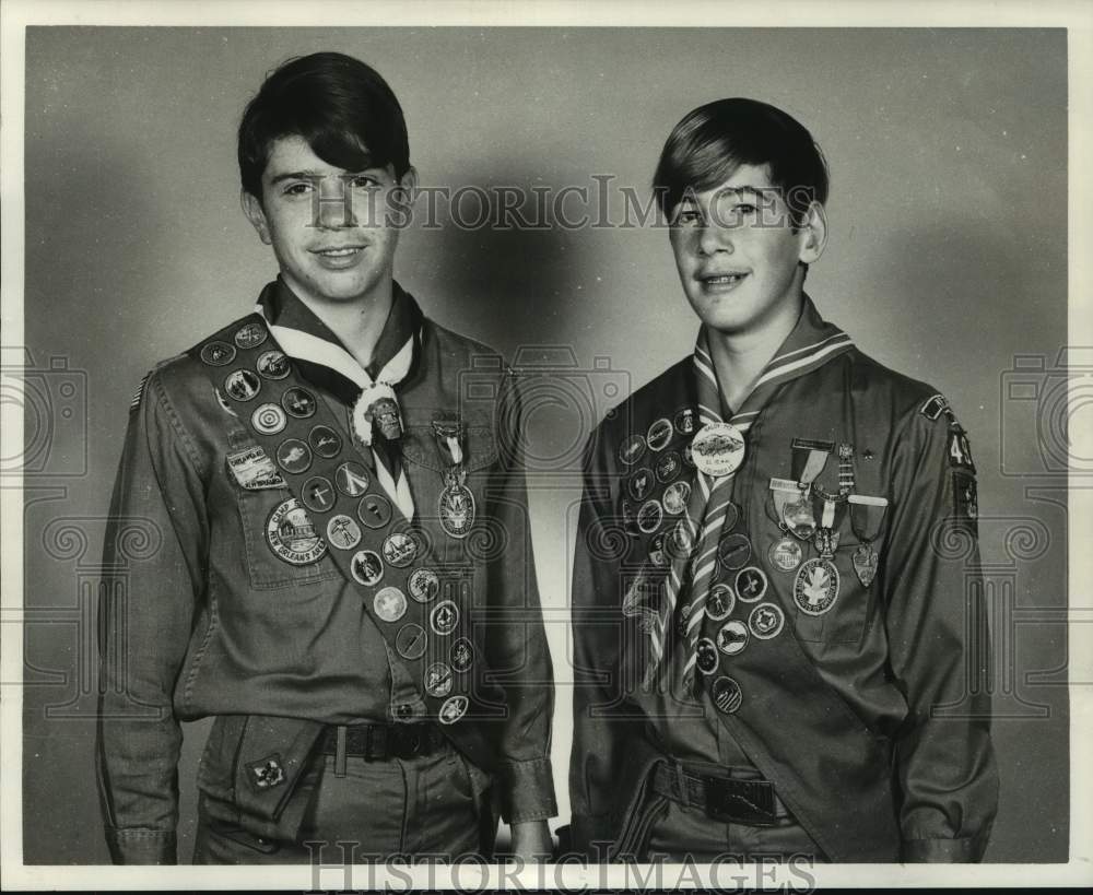 1971 Press Photo Keith Hunt, Rick Donnelly received Scouting&#39;s highest honor