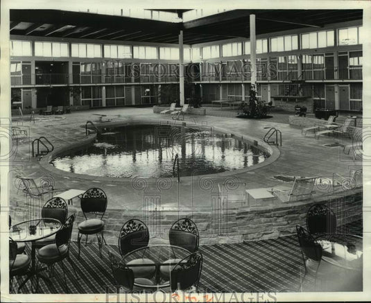 1974 Press Photo Interior of the Airport Holiday Inn - nob40276