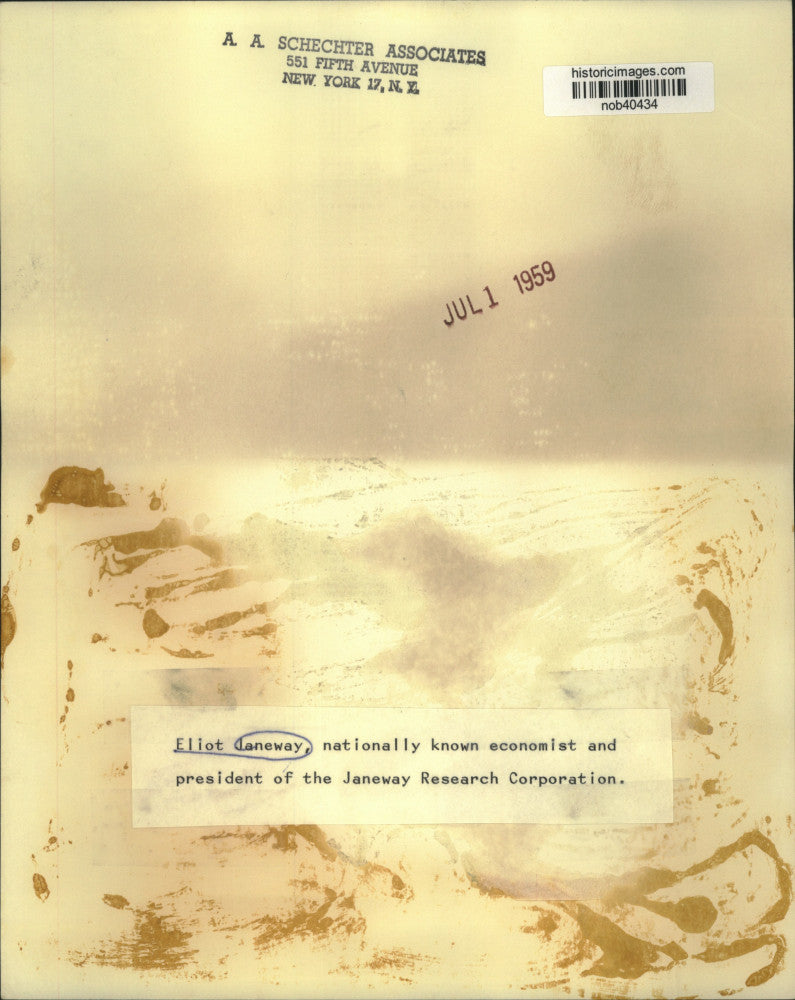 1959 Press Photo Eliot Janeway, president of the Janeway Research Corporation