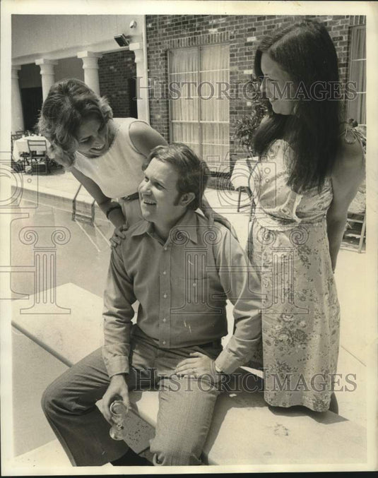 1975 Press Photo Mr & Mrs K.W. Jacques & Mrs Hal Nowak at Symphony Society event