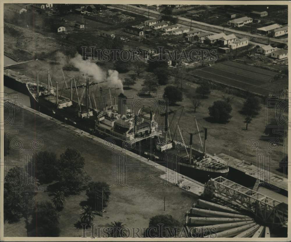 1952 Press Photo Isthmian Lines at entrance to the Industrial Canal, New Orleans
