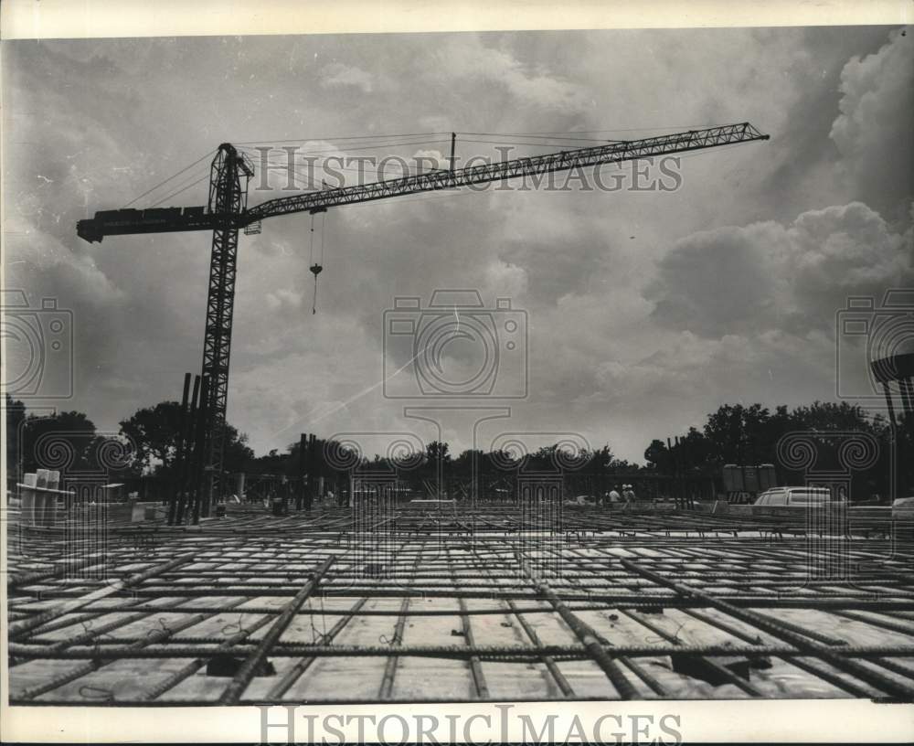 1971 Press Photo Site of a 218-unit luxury apartment complex on Metairie Road