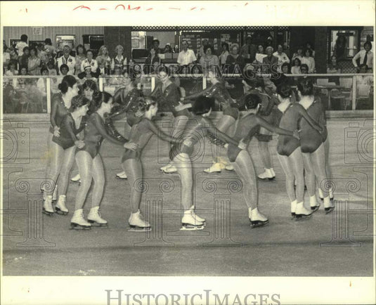 1979 Press Photo Plaza Ice Rink Dixie Darlings during competition at Plaza Rink- Historic Images