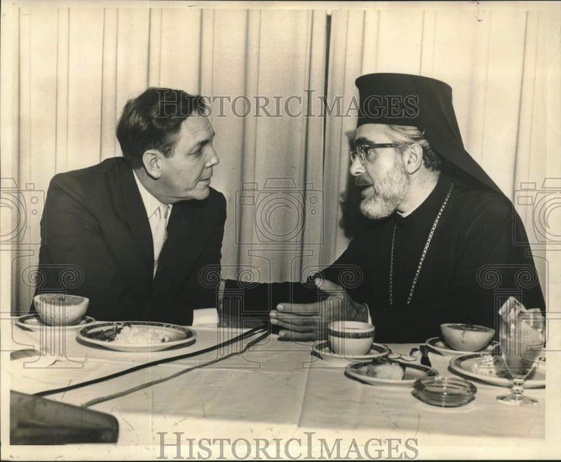Load image into Gallery viewer, 1965 Press Photo Gov. McKeithen and Archbishop Iakovos during Church Men Meet
