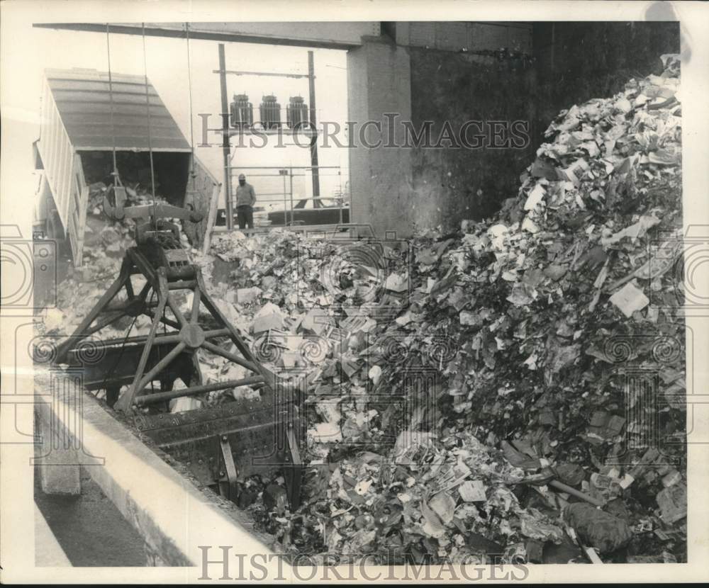 1968 Press Photo Garbage problems due to St. Louis incinerator not operational