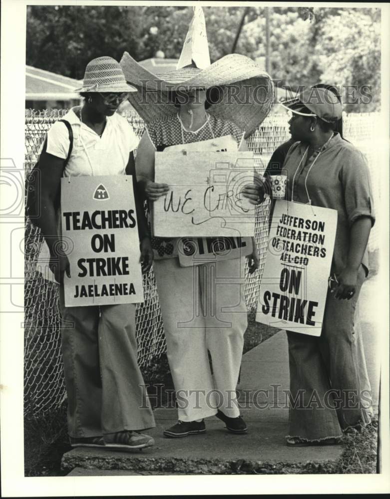 1979 Press Photo Vernon Haynes - Teachers on strike - nob42045- Historic Images