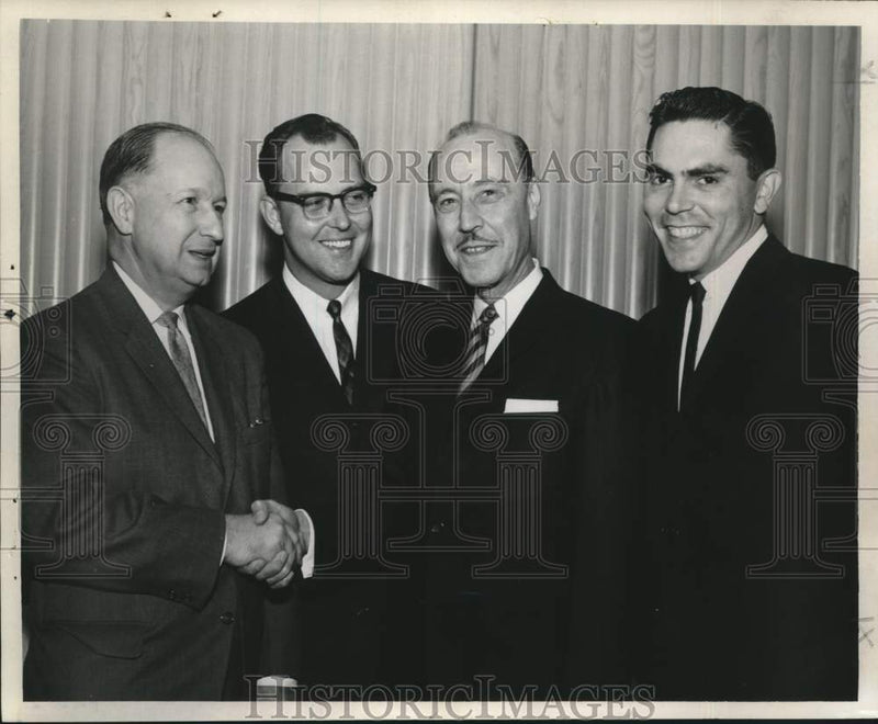 Load image into Gallery viewer, 1963 Press Photo Officers of the New Orleans Hotel Accountants Association
