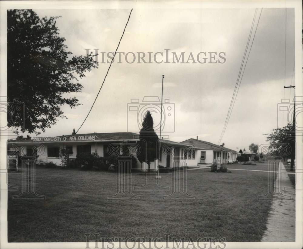 1963 Press Photo JUNO West beginning in the Aurora Gardens-Walnut Bend, WestBank